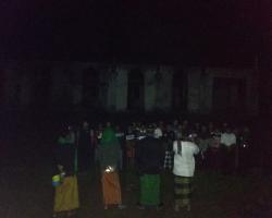 Para Pemuda Mengrudug Pondok Pesantren