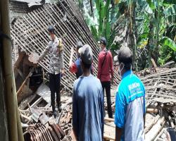RUMAH WARGA REMBANG AMBRUK, DIDUGA