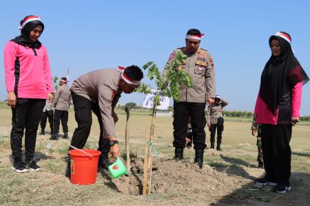 PEDULU LINGKUNGAN POLRES DEMAK GEN