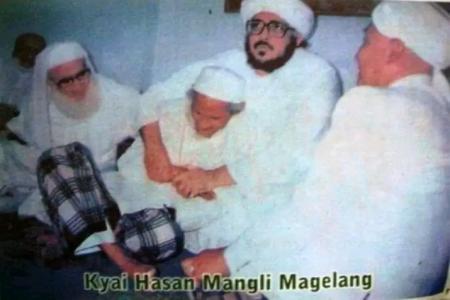 KISAH PERTEMUAN MBAH MANG LI DENGAN SA
