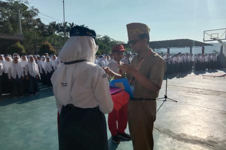 KEGIATAN MPLS SMP NEGERI 1 KARANGJAMBU