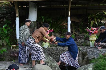 BEDHOL KEDHATON, WARNAI PROSESI HA