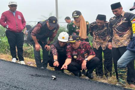 Puluhan Tahun Rusak Ruas Jalan Kedalon