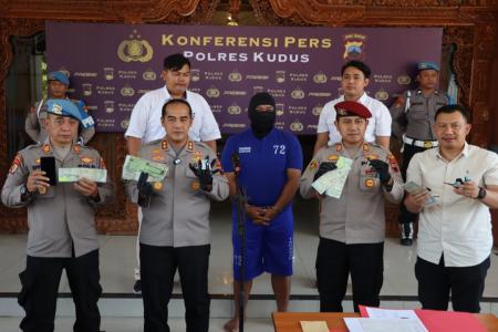 WARGA KECAMATAN JATI KUDUS DUDUGA BISNIS MOTOR  ILEGAL 