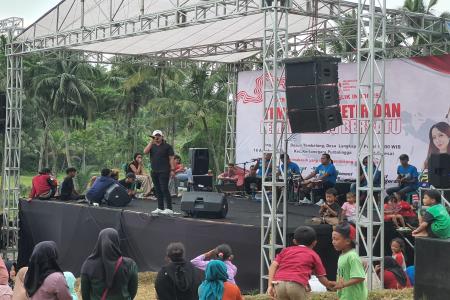 BERGETAR, HIBURAN RAKYAT DESA LANG