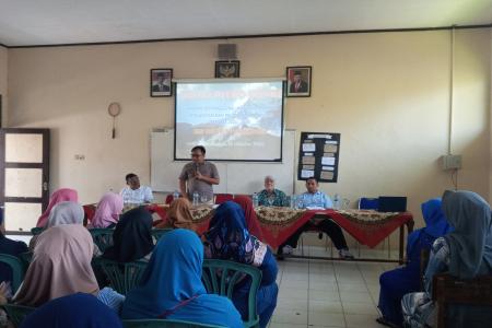 RAPAT PLENO KOMITE SMP NEGERI 5 PU