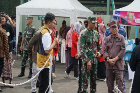 Ada Apa di Pasar Kreatif Kodim Purbali