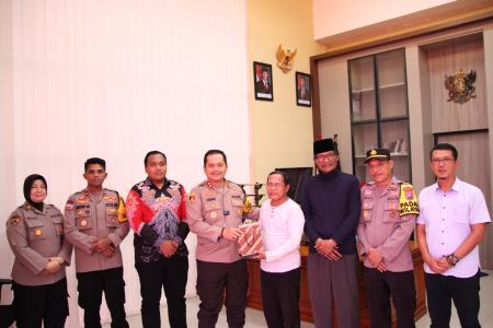 Respon Cepat Kapolres Sumenep Beri Per