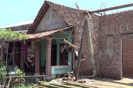 Atap Rumah Warga Gondang Cepiring Robo