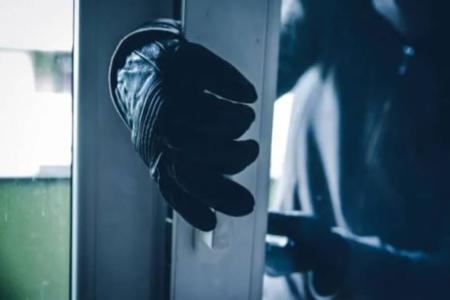 Toko RB 1 Mantap Kendal Dibobol Pencur