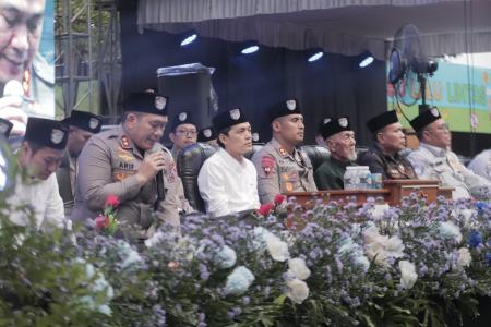 POLRES BLITAR GELAR ROAD SAFETY BE