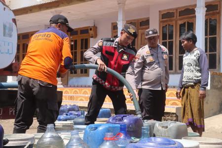 Polsi Peduli  Polres Probolinggo Gande