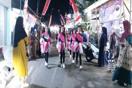 Lomba gerak jalan tersebut diikuti ole