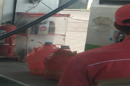 LAGI LAGI SPBU PLAOSAN LAMONGAN TI