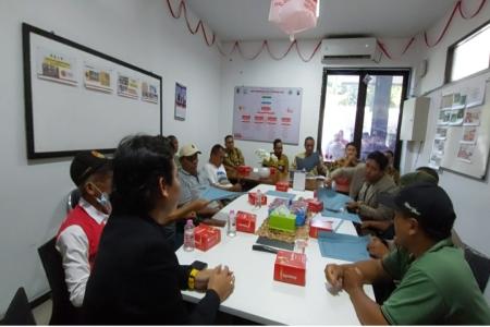 WARGA SIDOREJO GERUDUK KEJARI DEMA