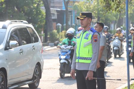 ANTISIPASI KEPADATAN DAN KECELAKAA